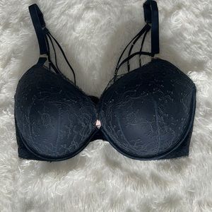 NWT Victoria’s Secret very sexy bra